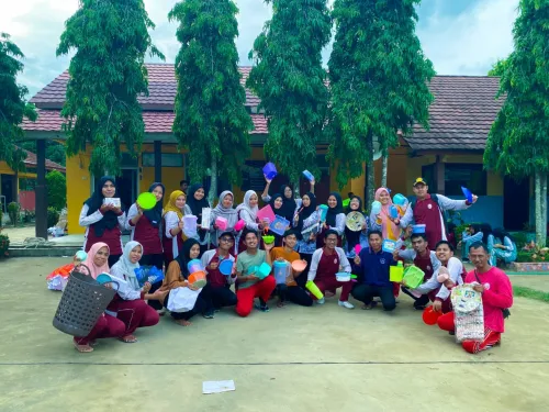 SEMARAK HARI GURU NASIONAL DI SMA NEGERI 1 DENTE TELADAS KABUPATEN TULANG BAWANG PROVINSI LAMPUNG