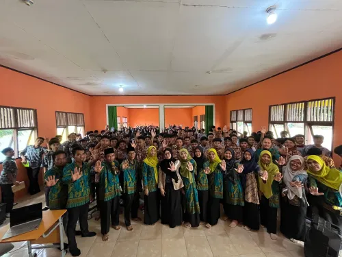 Seminar Anti Bullying di SMAN 1 Dente Teladas : Say No to Bullying Menuju Masa Depan Cerah